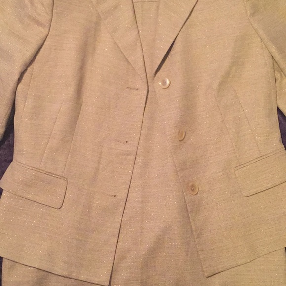 Kasper Suit Gold Size 12. - Picture 3 of 4